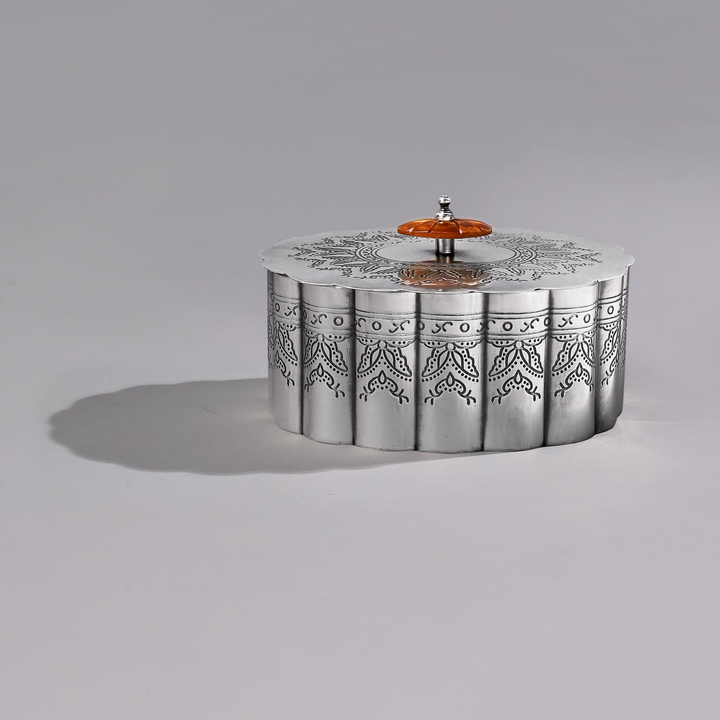Vintage Silver Box – Handcrafted Elegance for Your Treasured Keepsakes