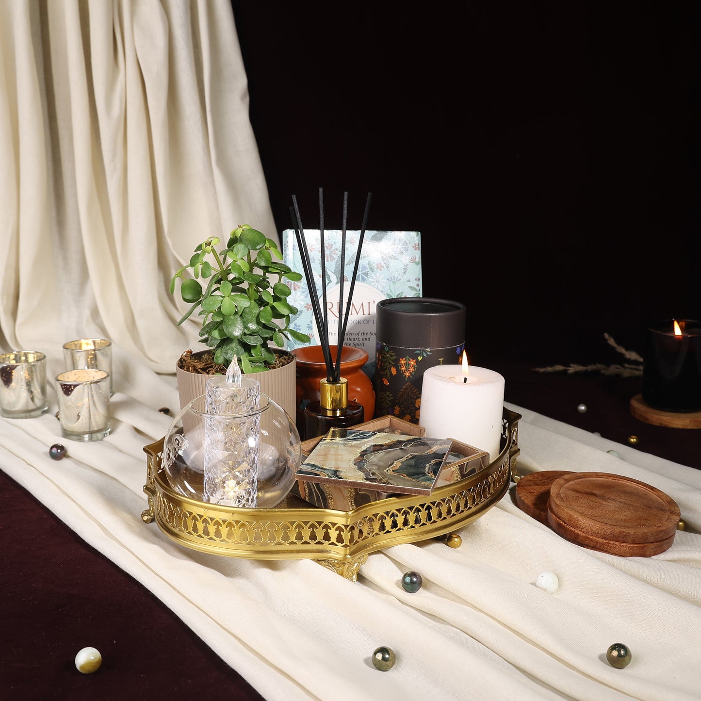 Brass Oval Tray – Elegant Decorative Tableware for Your Home