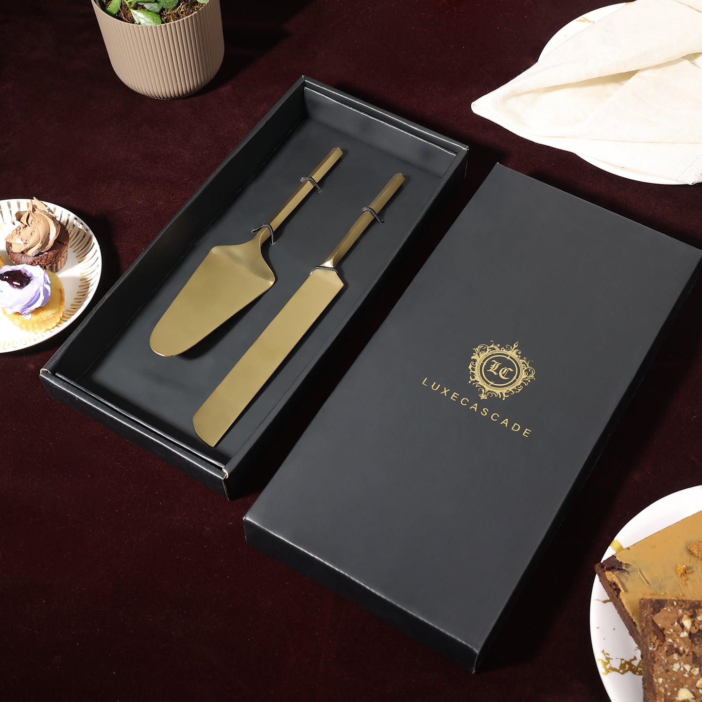 Premium Handmade Wedding Cake Cutting Set