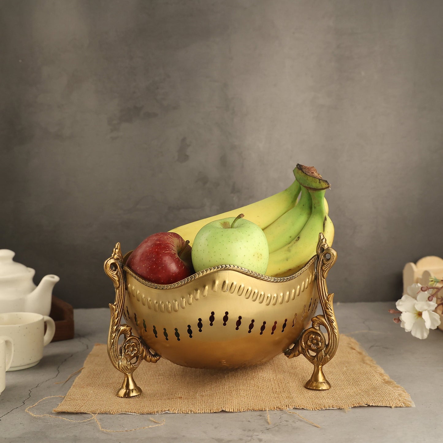 Antique Brass Fruit Bowl – A Timeless Decorative Accent