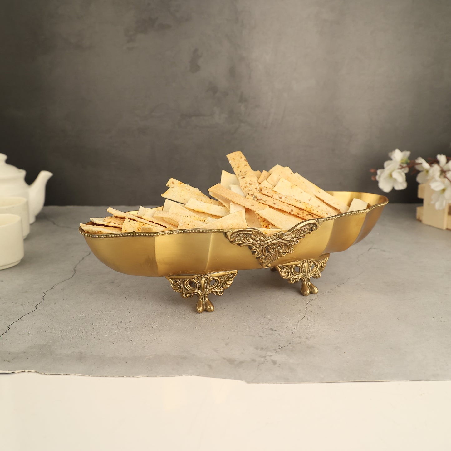 Antique Brass Serving Tray: Handcrafted Luxury Table Centerpiece