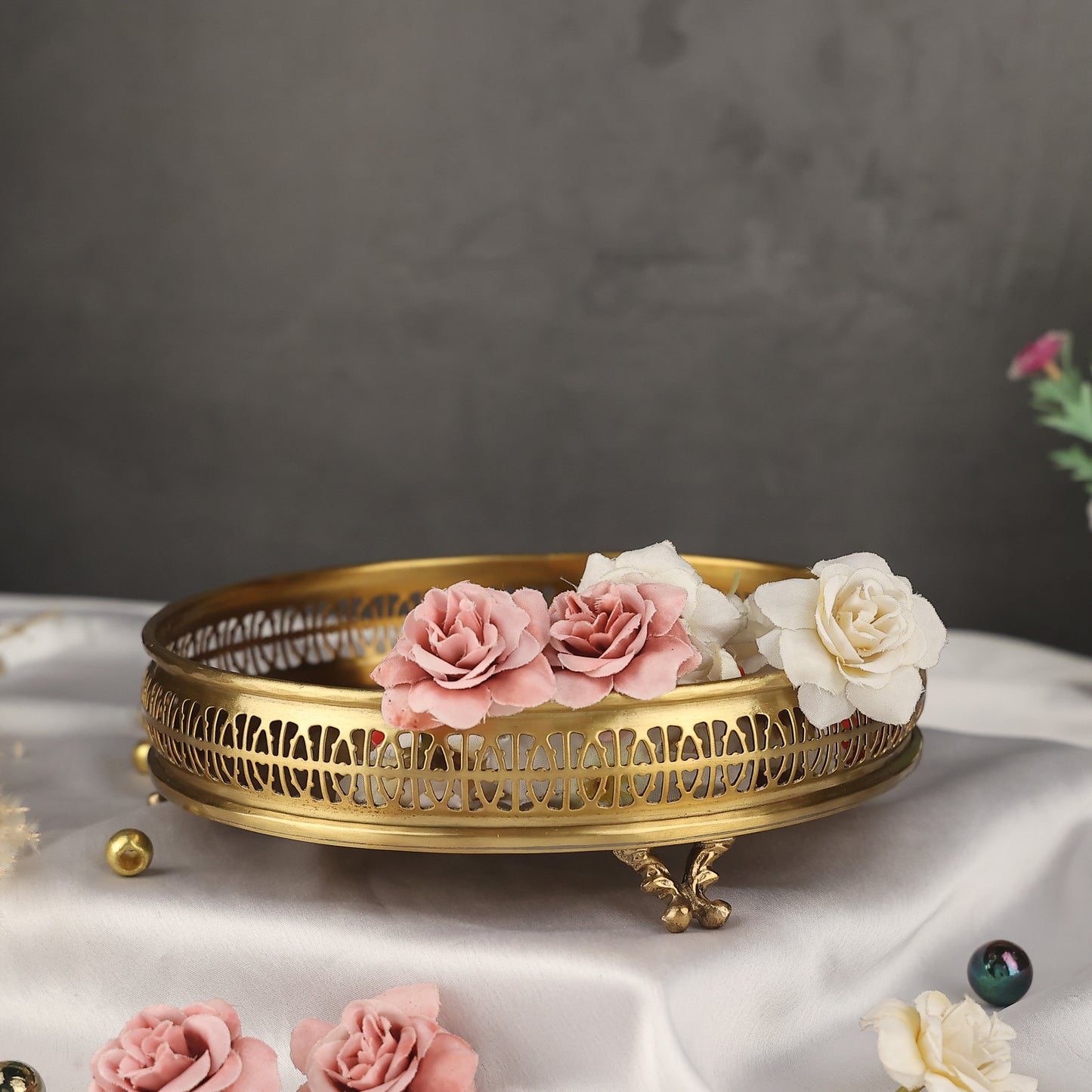 Handcrafted Antique Brass Tray – Luxury Round Serving & Decorative Tray