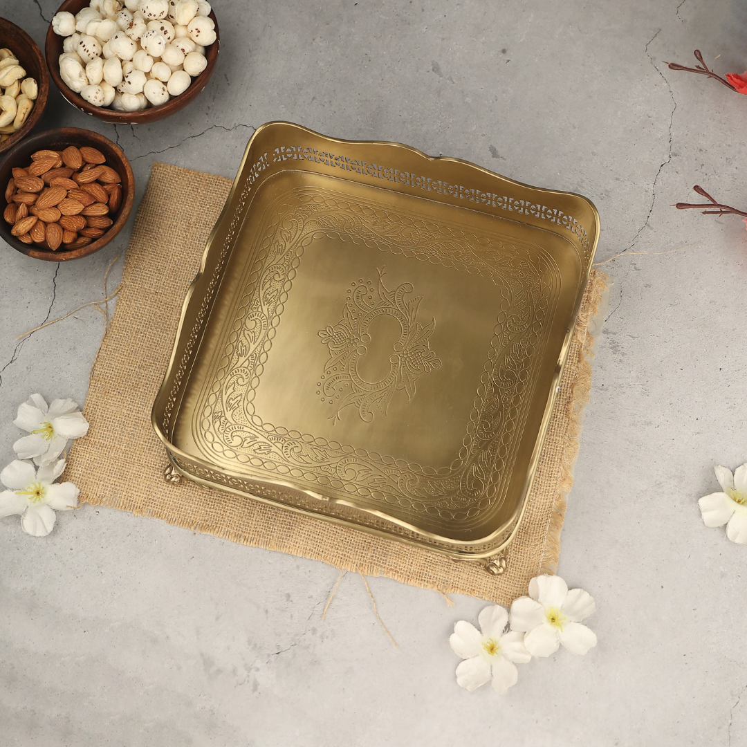 Brass Serving Tray – Elegant Wedding Centerpiece & Table Décor