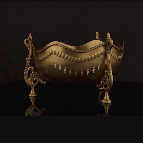 Antique Brass Fruit Bowl – A Timeless Decorative Accent